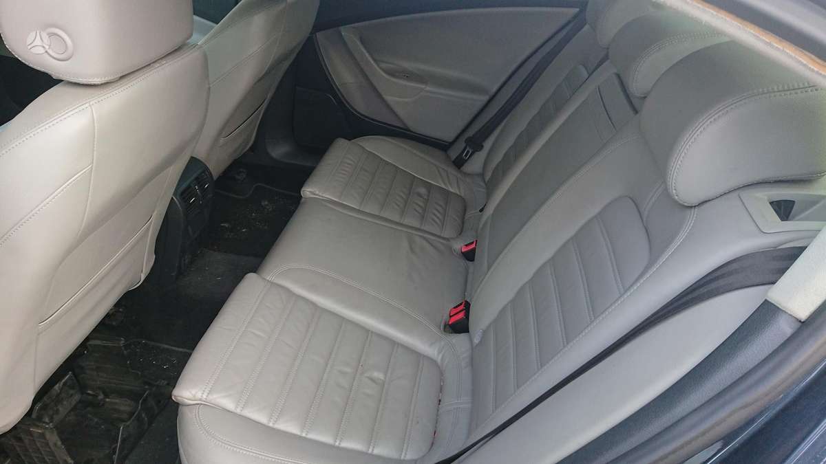 Volkswagen Passat dalimis