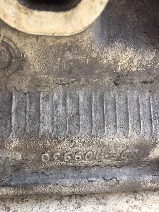 Land Rover Defender variklio detalės