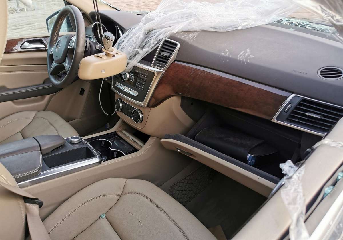 Mercedes-Benz ML350 dalimis