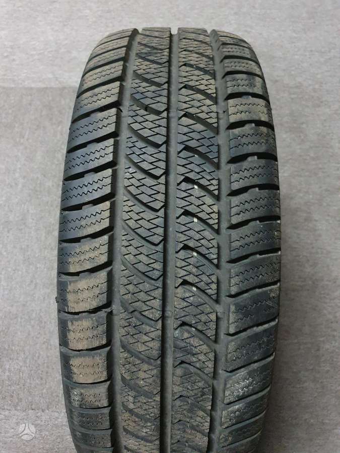 Continental 8mm 95% VancoWinter2, winter 235/65 R16
