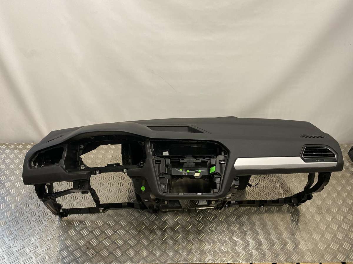 Volkswagen Tiguan for parts