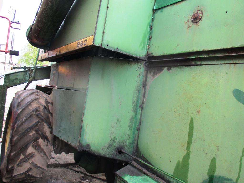 John Deere 960