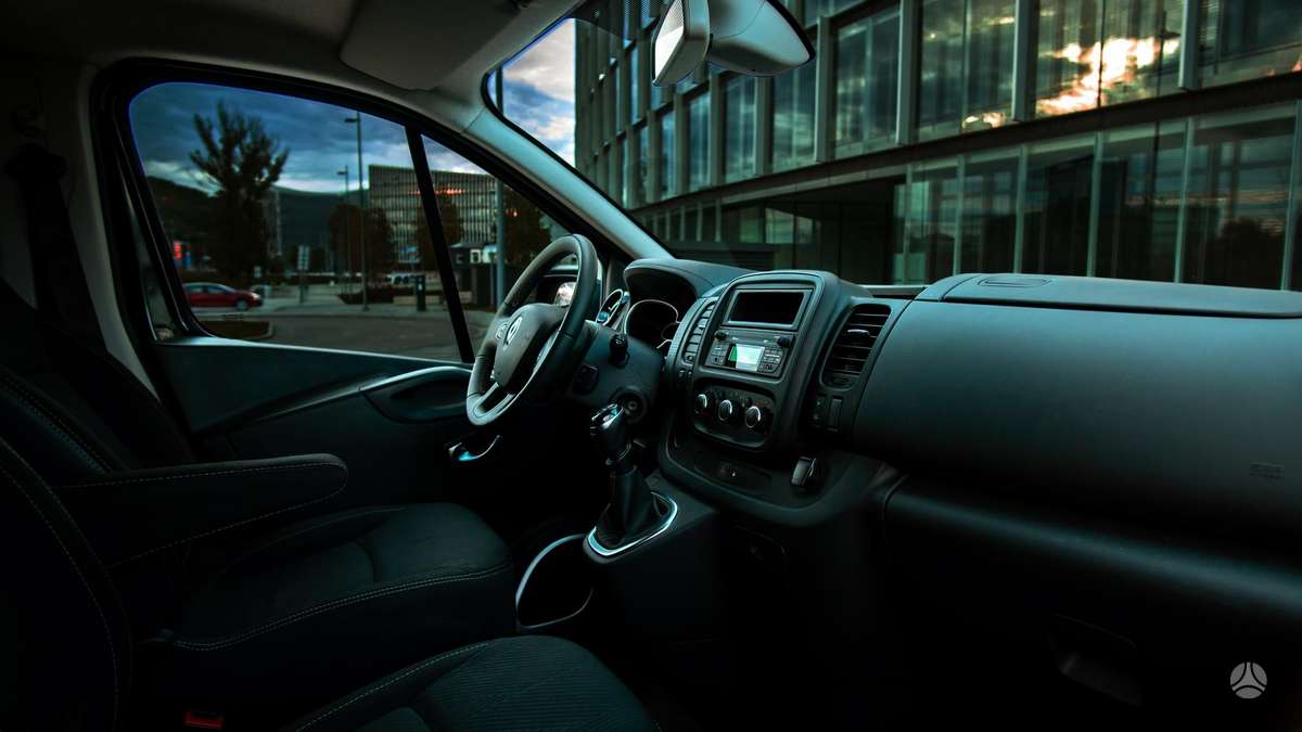 Renault Trafic, passenger minibus