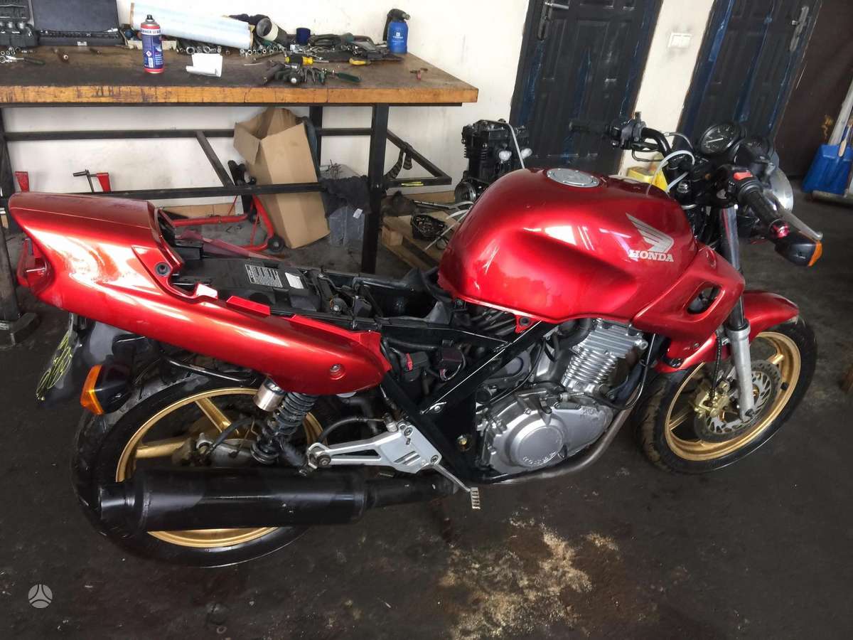 Honda CB, street / classic