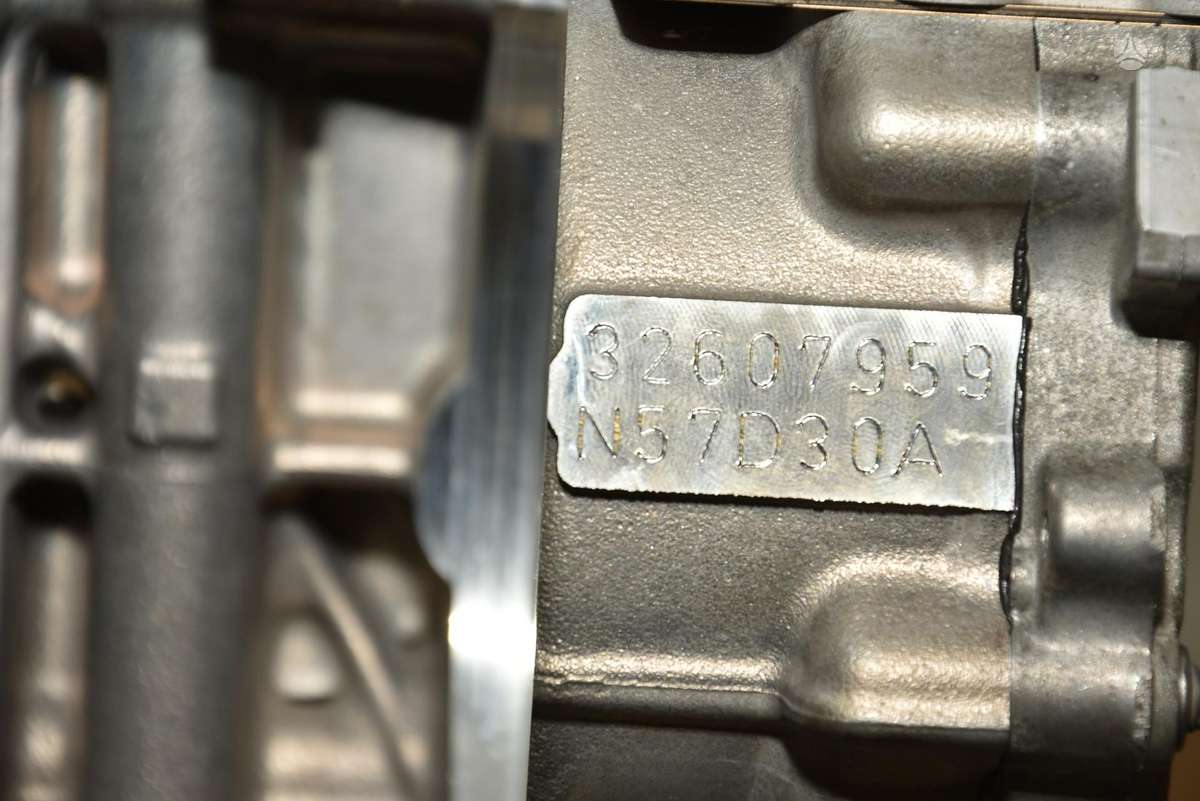 BMW 7 serija engine
