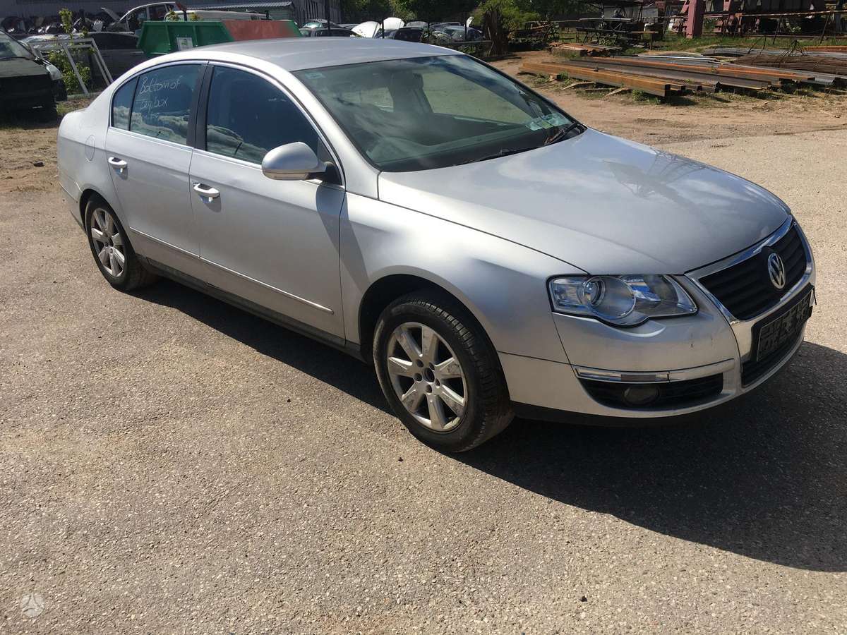 Volkswagen Passat dalimis. Variklio nera