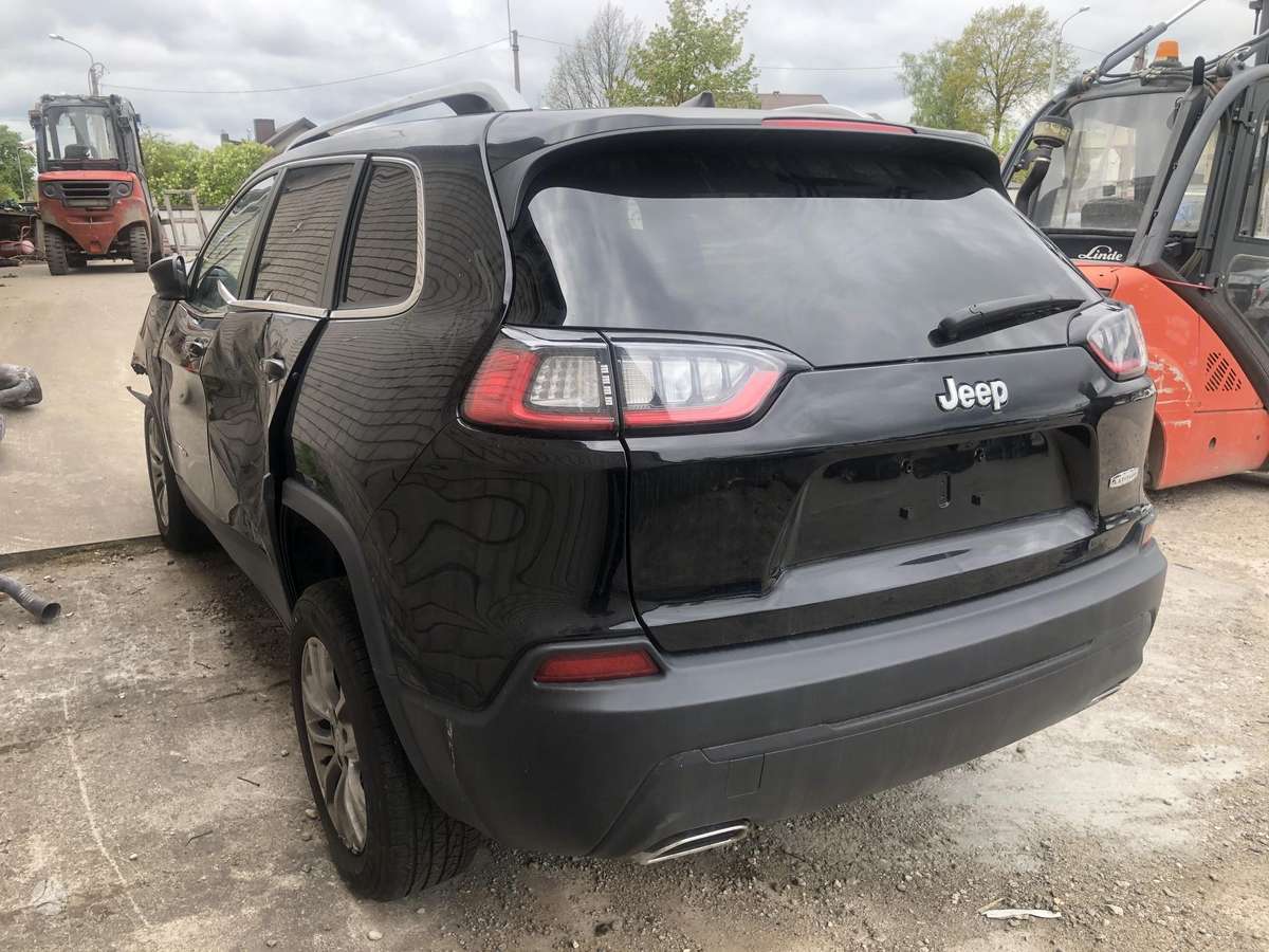 Jeep Cherokee dalimis