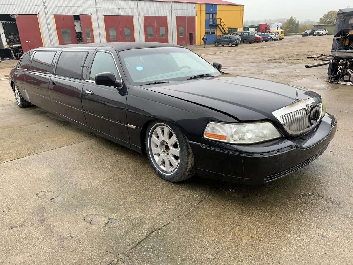 Lincoln Town Car