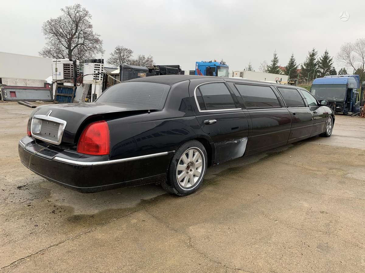 Lincoln Town Car