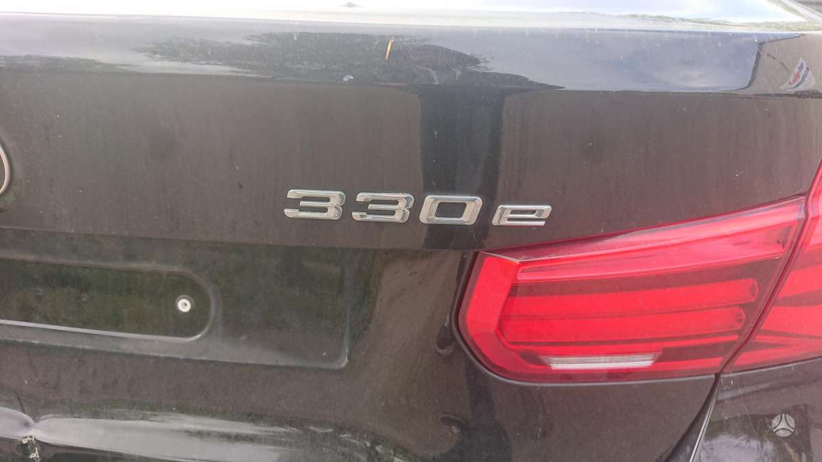 BMW 330
