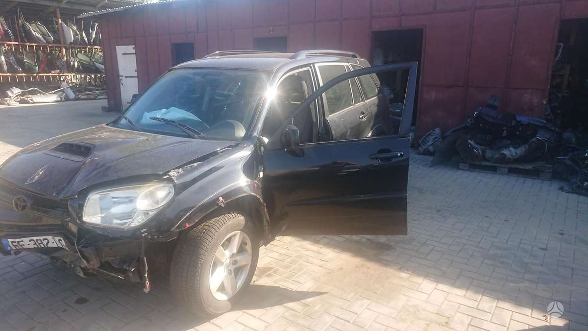 Toyota RAV4 dalimis