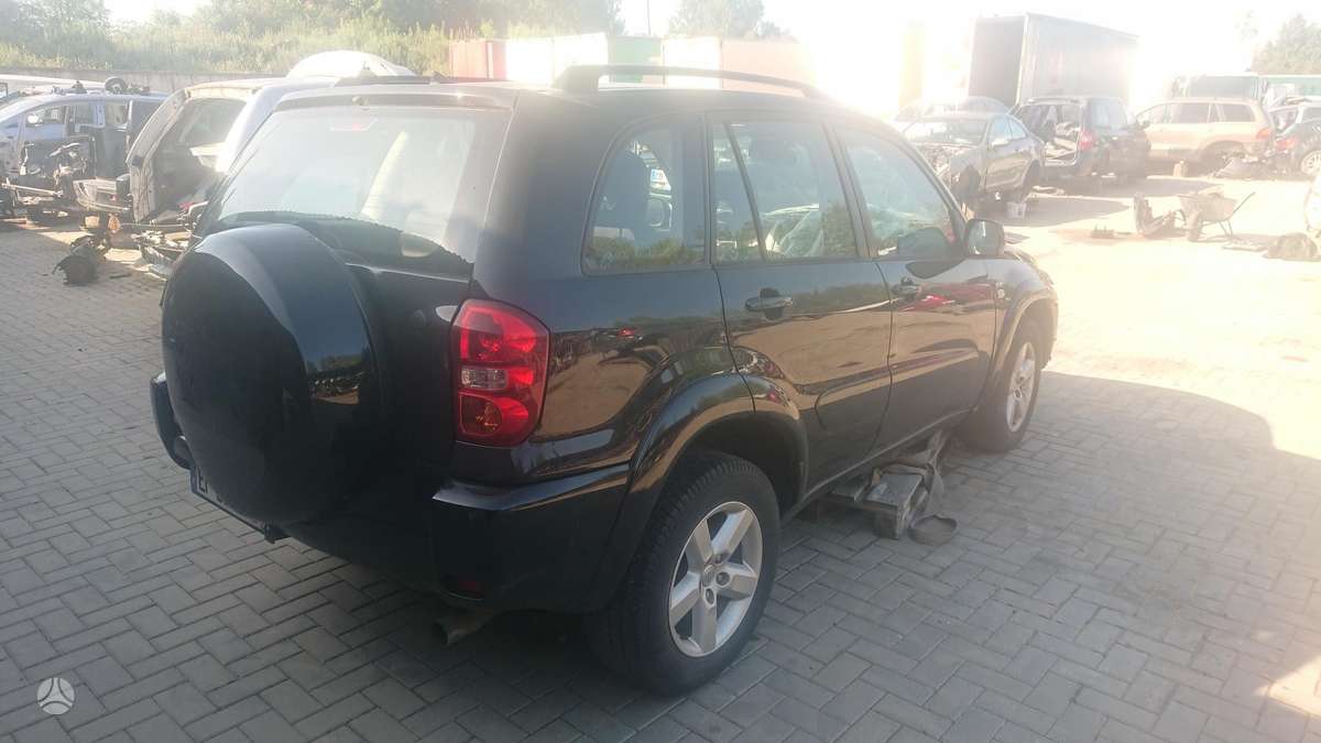 Toyota RAV4 dalimis