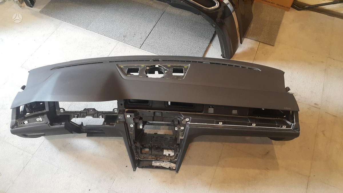 Volkswagen Passat body parts