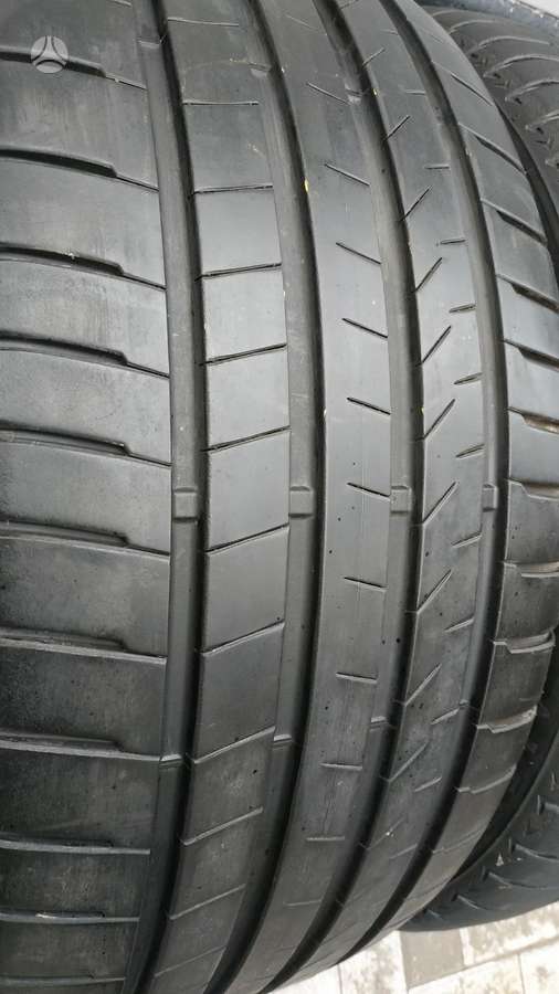 Bridgestone, summer 285/40 R21