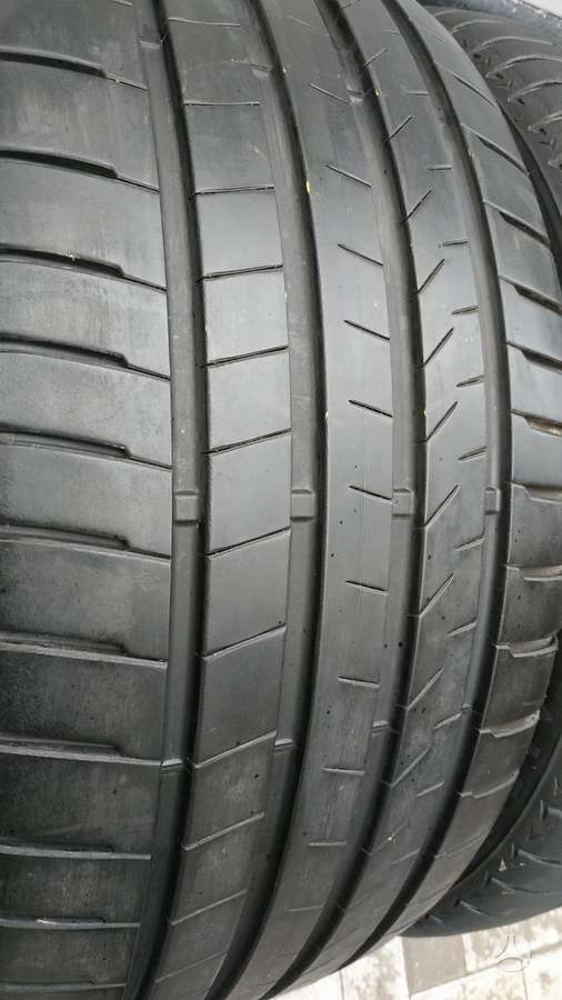 Bridgestone, vasaras 285/40 R21