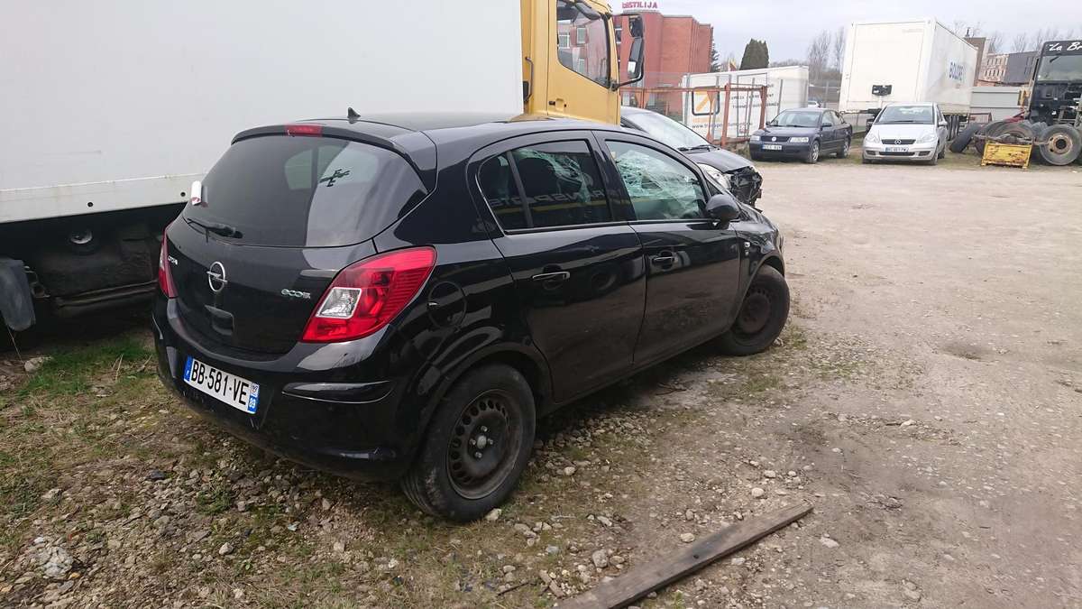 Opel Corsa rezerves daļās