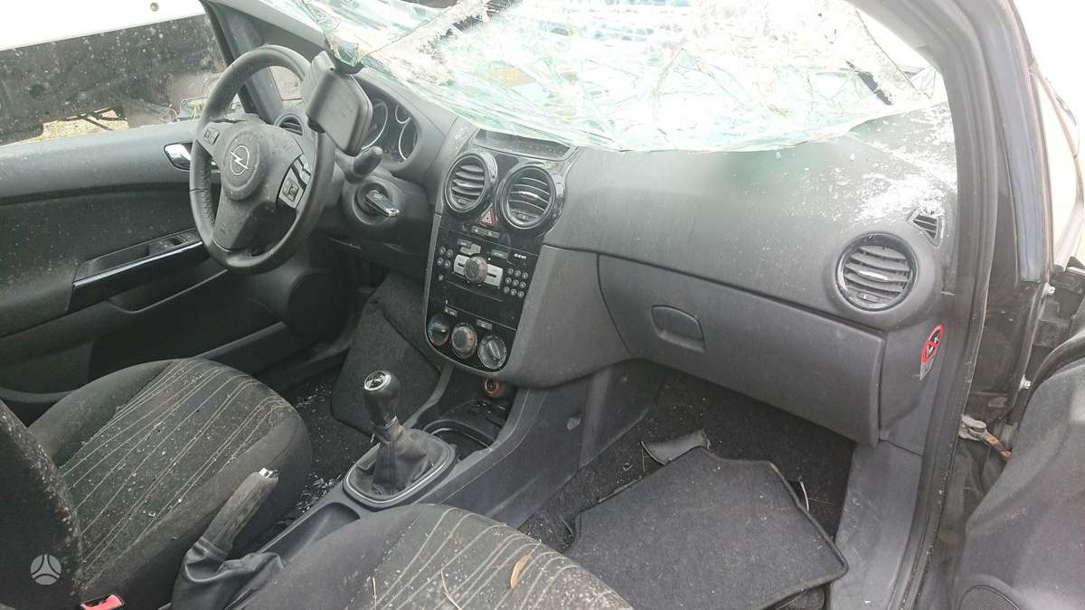 Opel Corsa dalimis