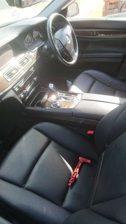 BMW 730