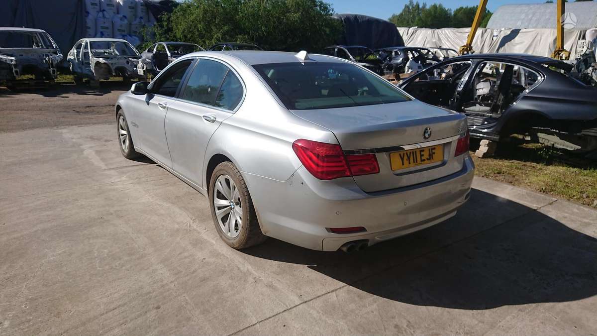 BMW 730