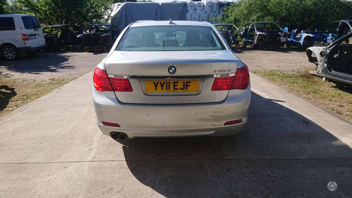 BMW 730