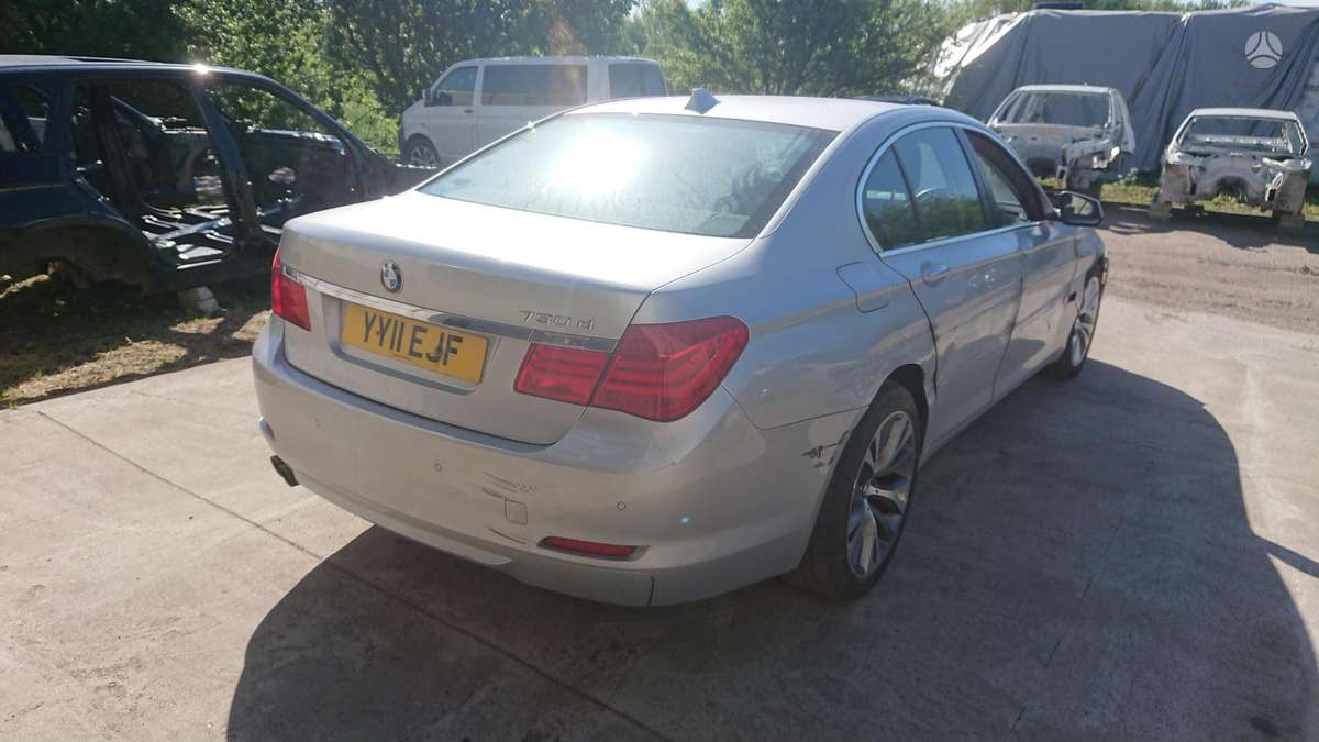 BMW 730
