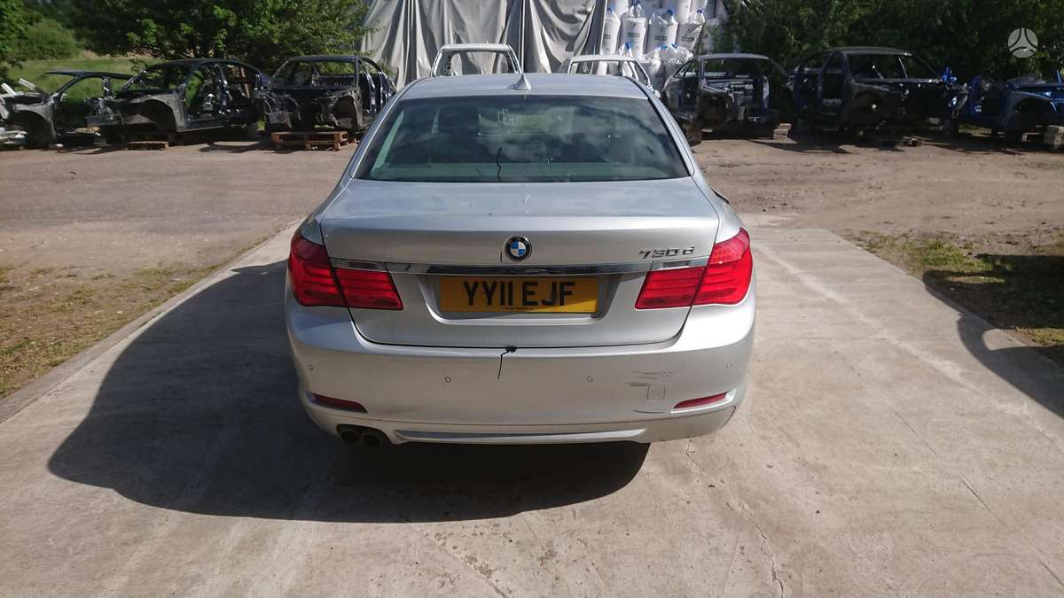 BMW 730