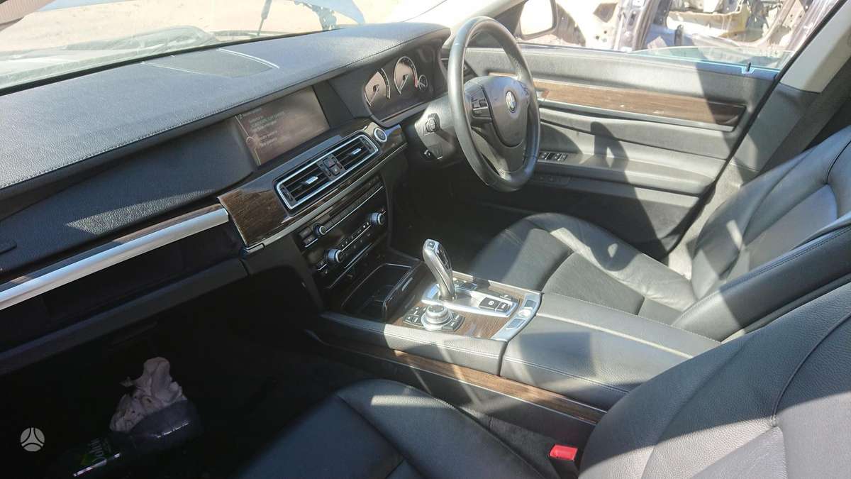 BMW 730