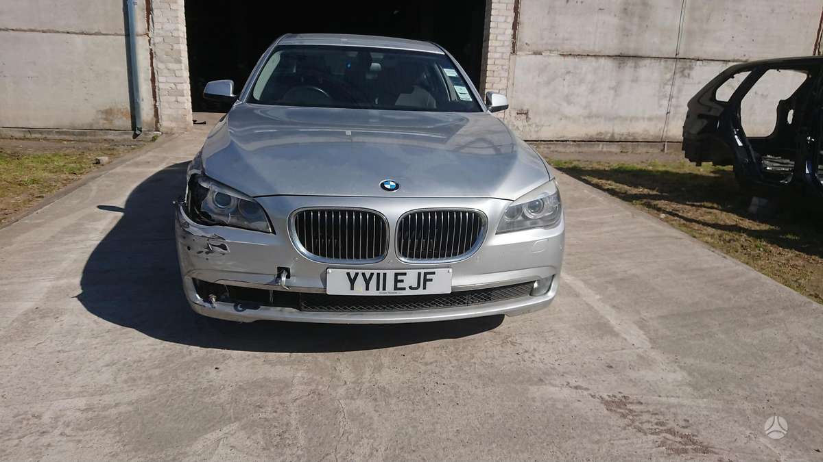 BMW 730