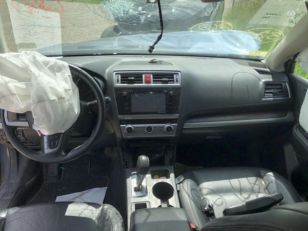Subaru Outback for parts. Su navigacija