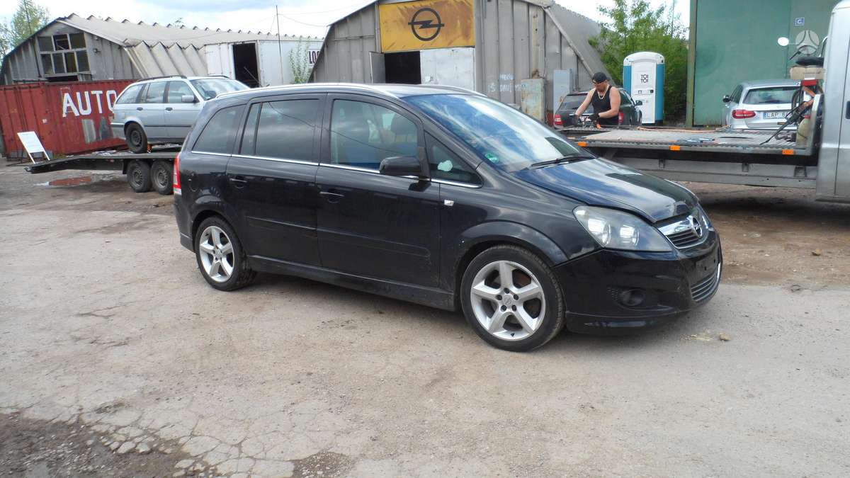 Opel Zafira по частям