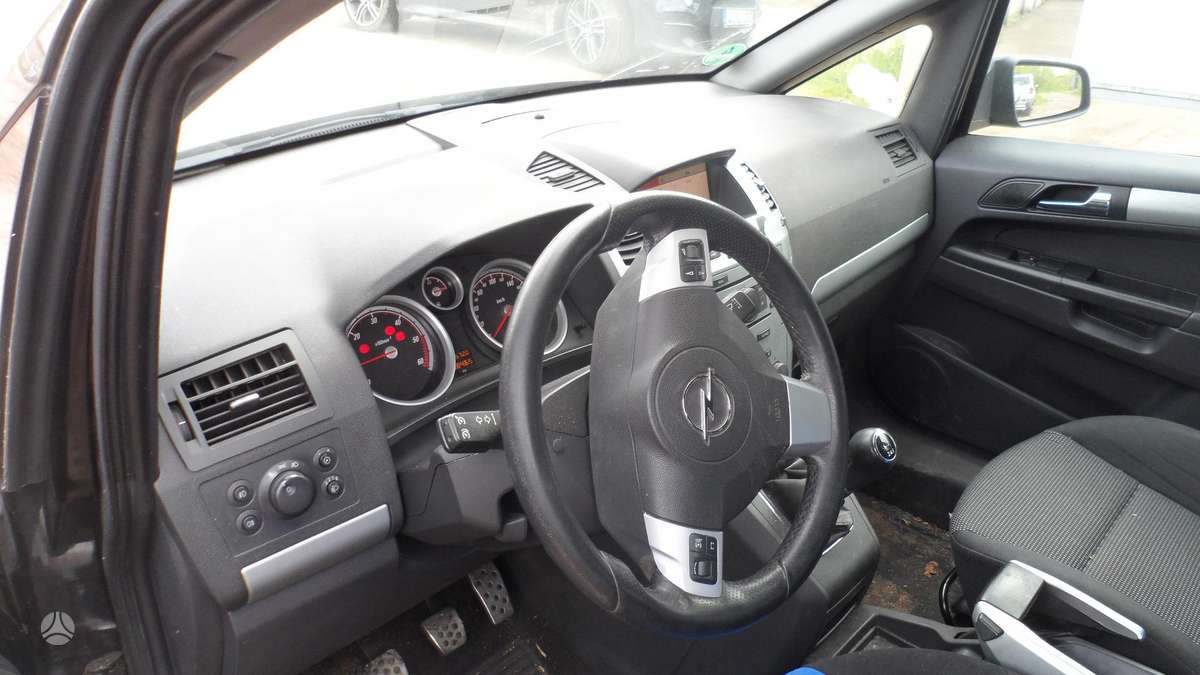 Opel Zafira по частям