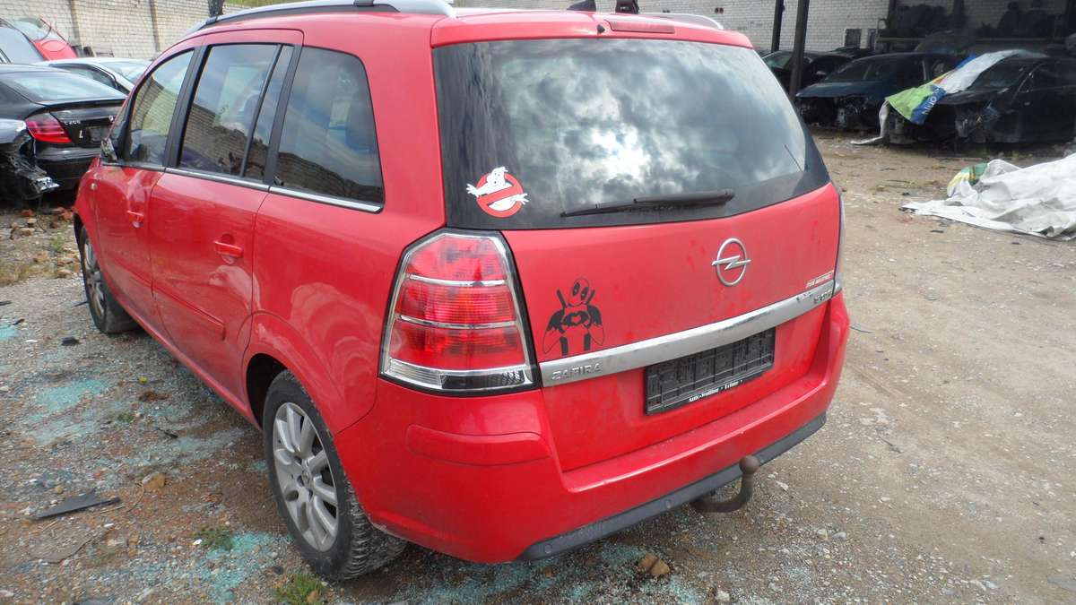 Opel Zafira по частям