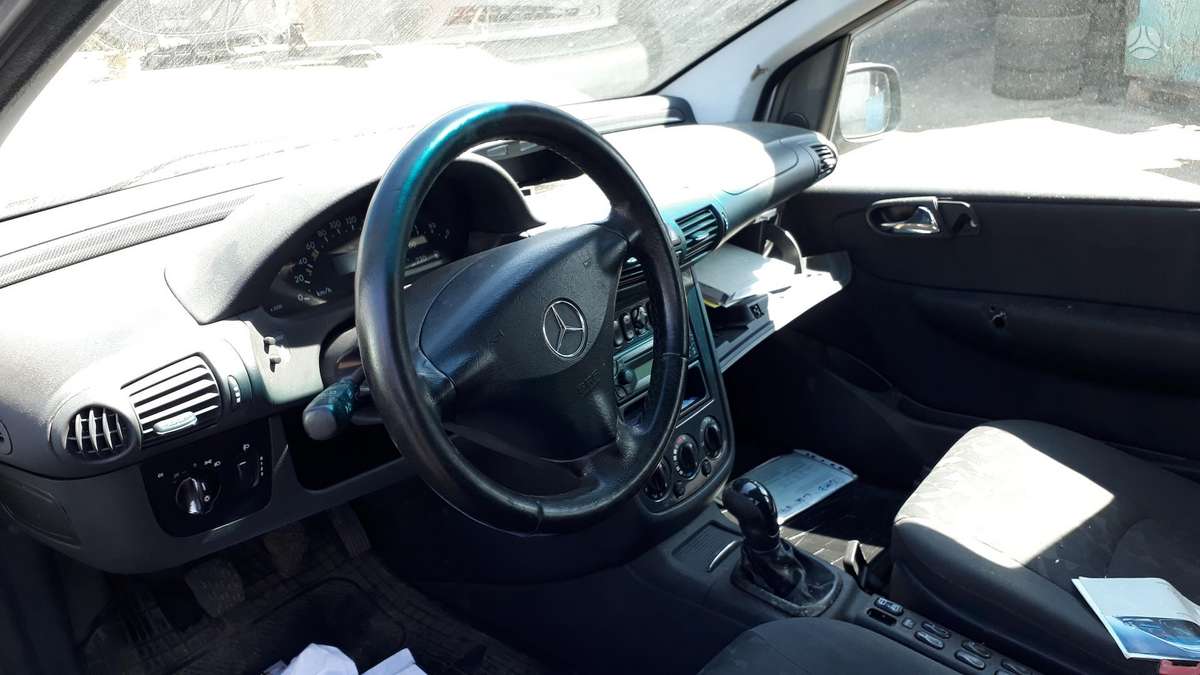 Mercedes-Benz Vaneo Dalimis