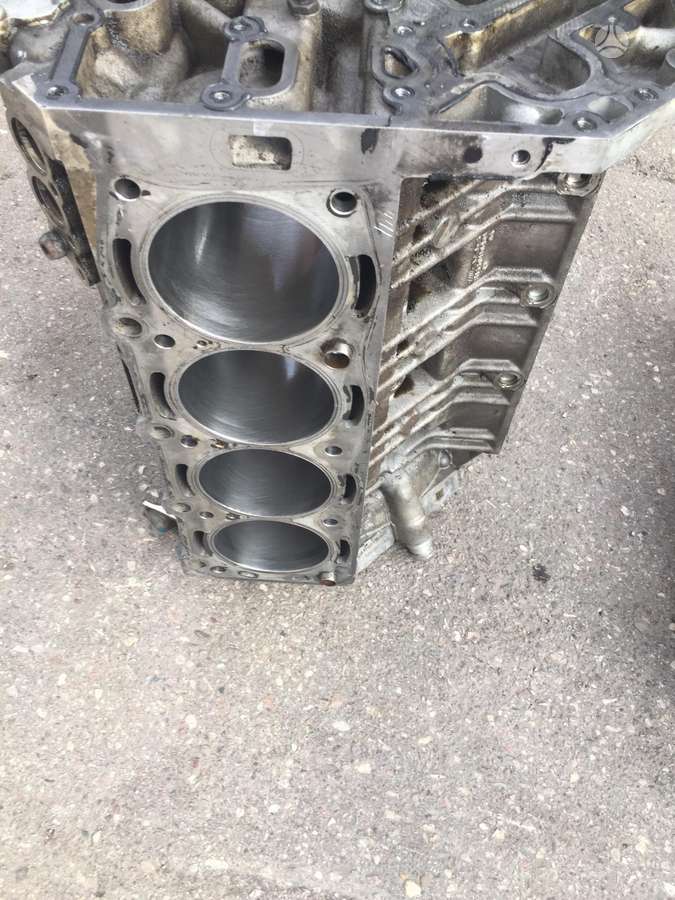 Mercedes-Benz SL63 AMG, 156.985, engine block