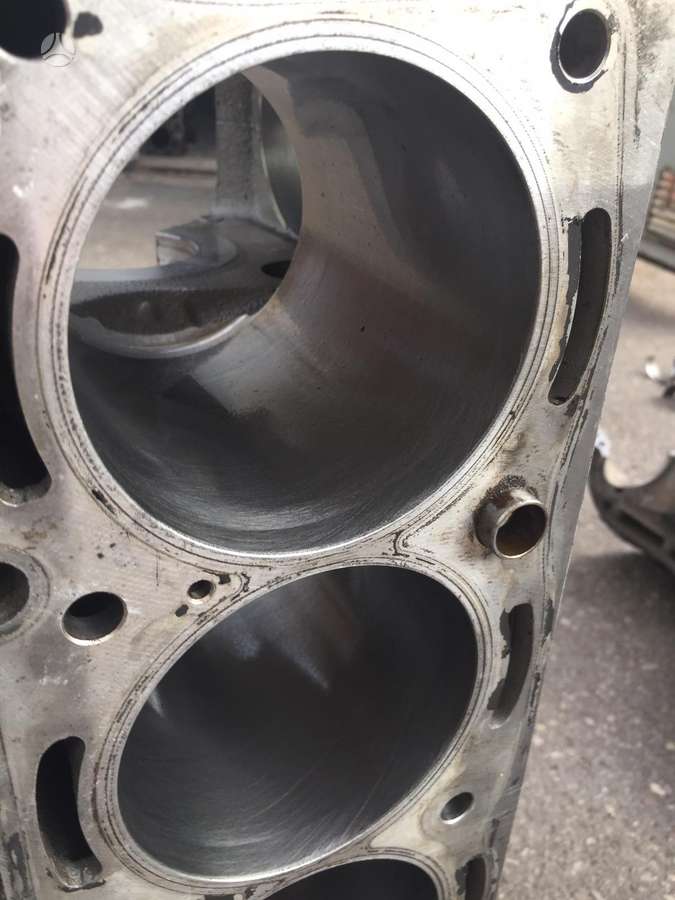 Mercedes-Benz SL63 AMG, 156.985, engine block