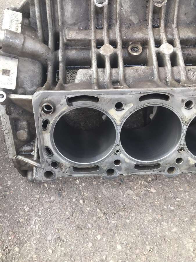 Mercedes-Benz SL63 AMG, 156.985, engine block
