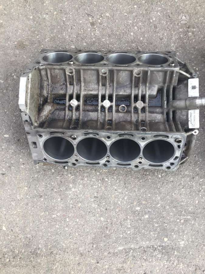 Mercedes-Benz SL63 AMG, 156.985, engine block