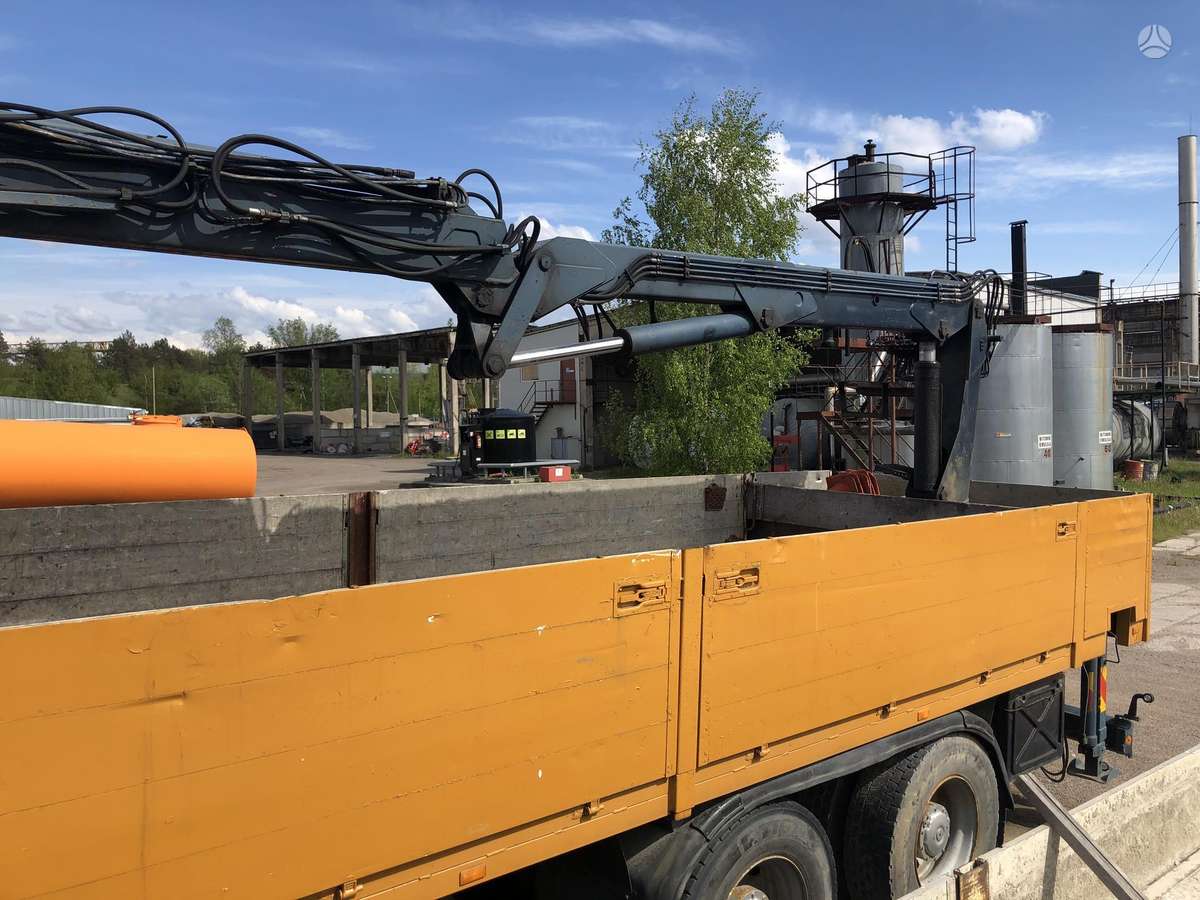 MAN 26.322, ar krānu