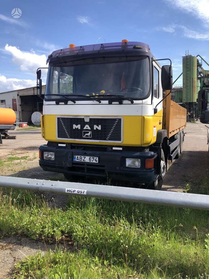MAN 26.322, su kranu