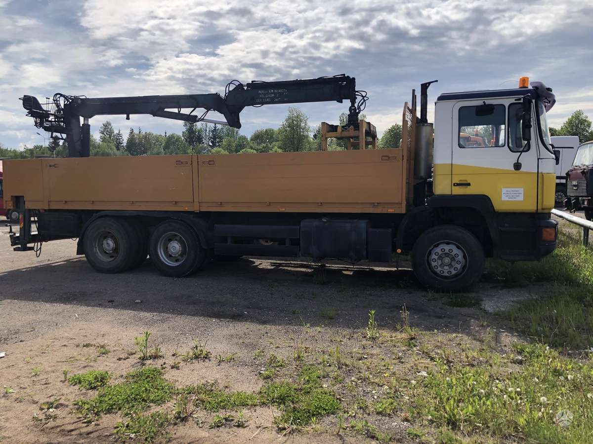 MAN 26.322, su kranu