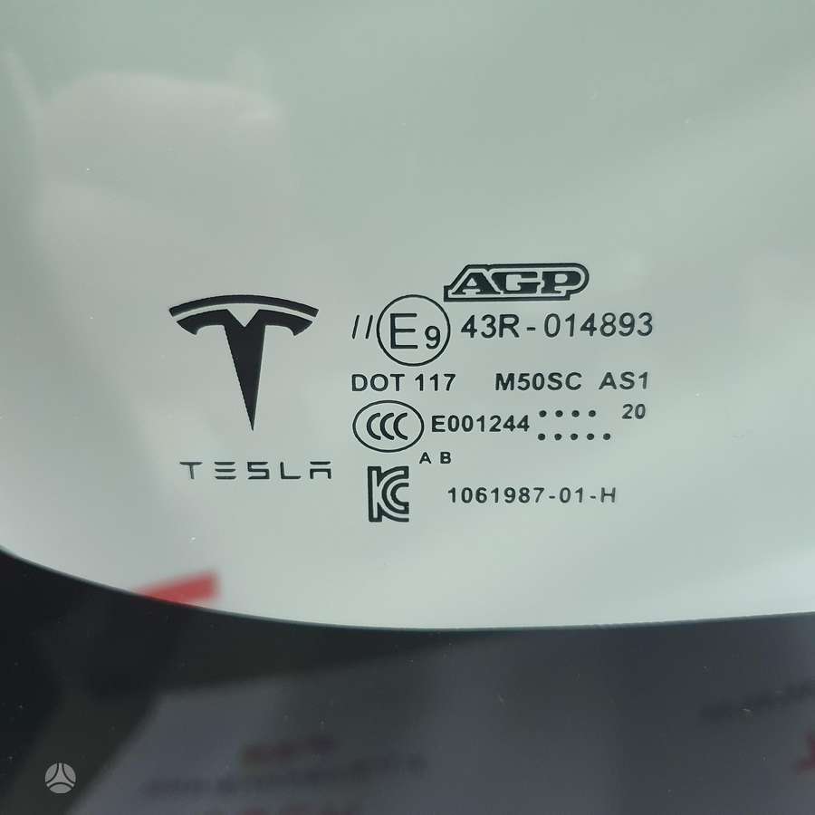 Tesla Model S, 1061987-01-H, kėbulo dalys