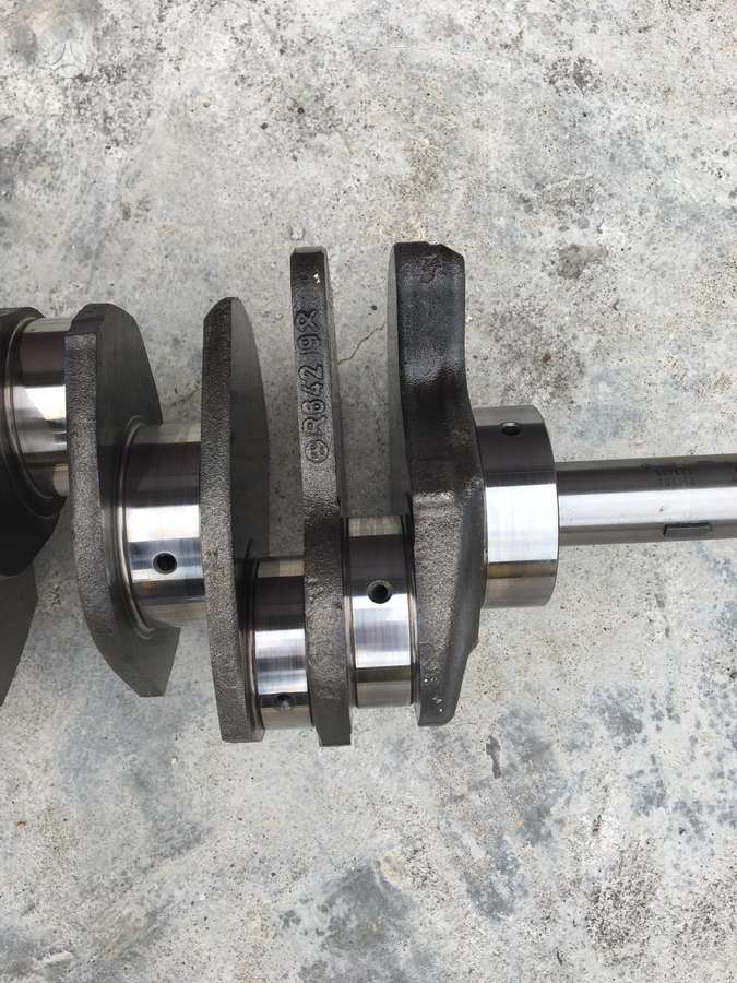 Mercedes-Benz GL350 crankshaft