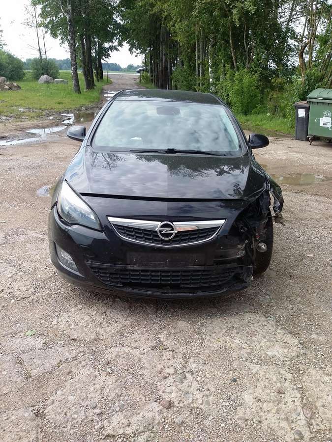 Opel Astra dalimis. Europa dalimis