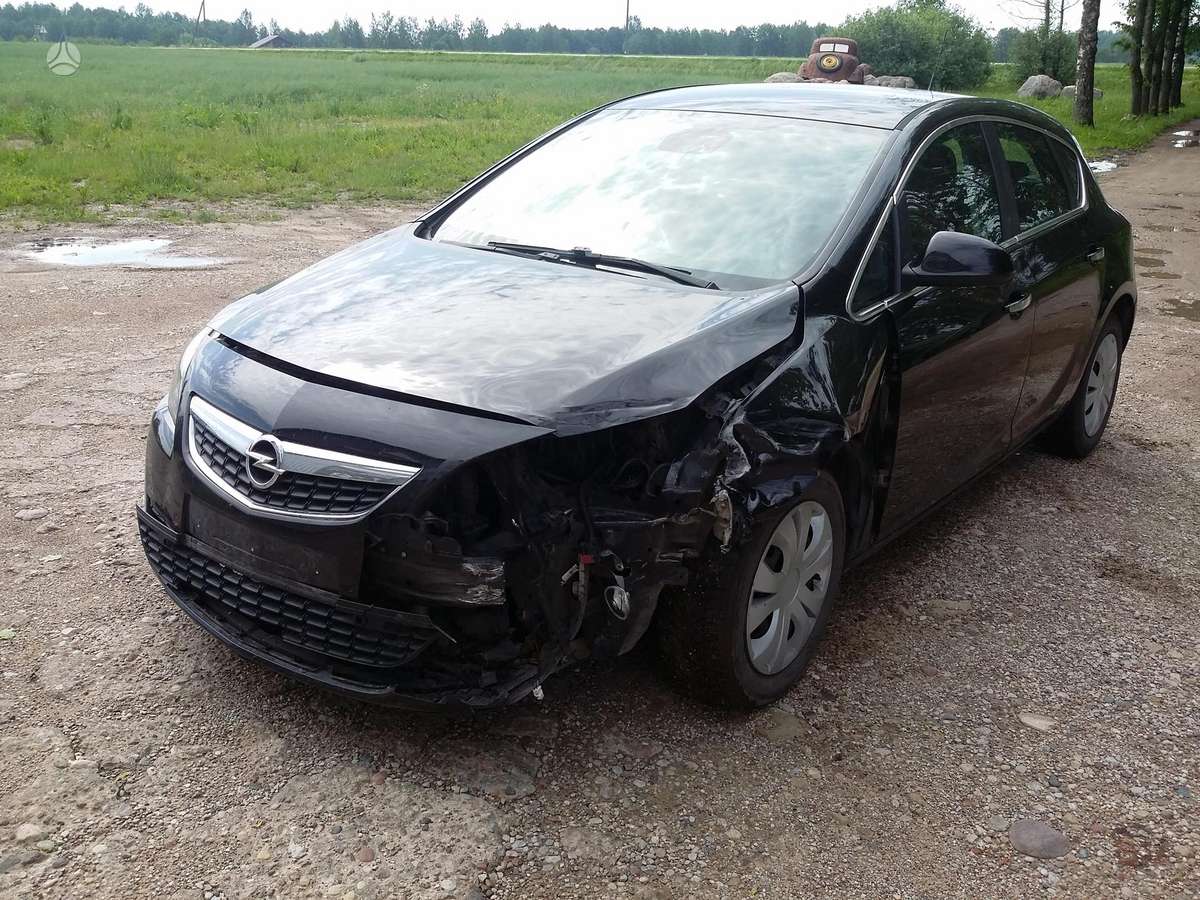Opel Astra dalimis. Europa dalimis