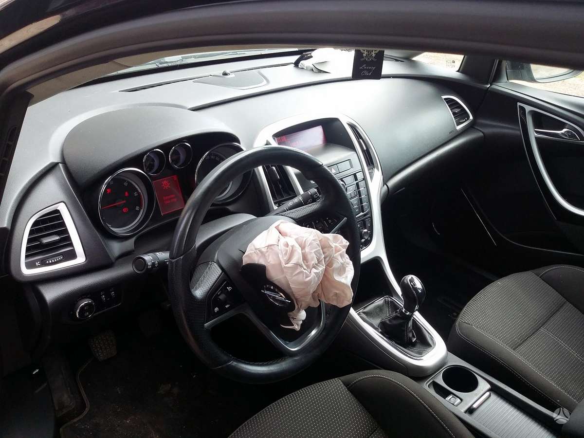 Opel Astra dalimis. Europa dalimis
