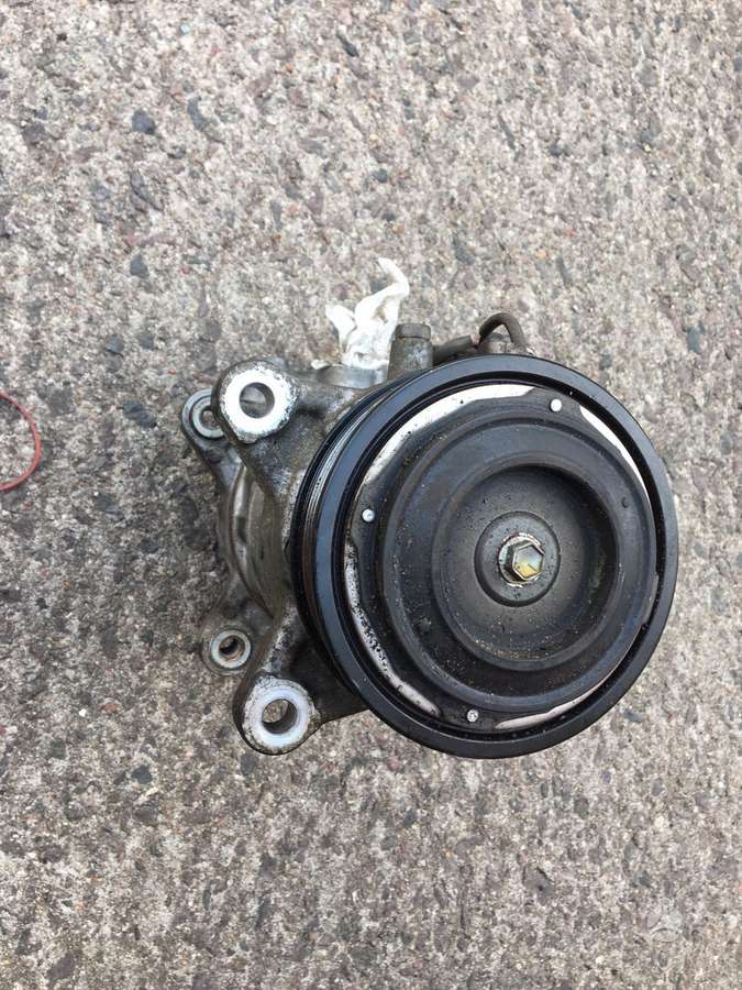 BMW 2 serija variklio detalės