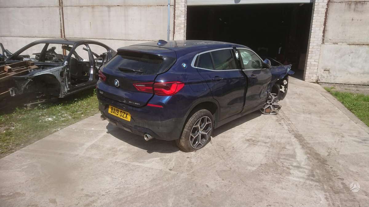 BMW X2