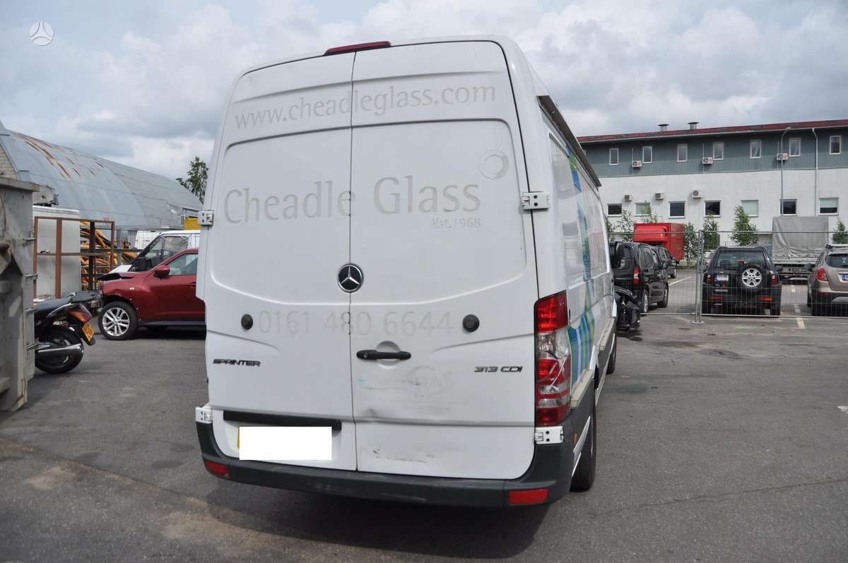 Mercedes-Benz Sprinter, preču