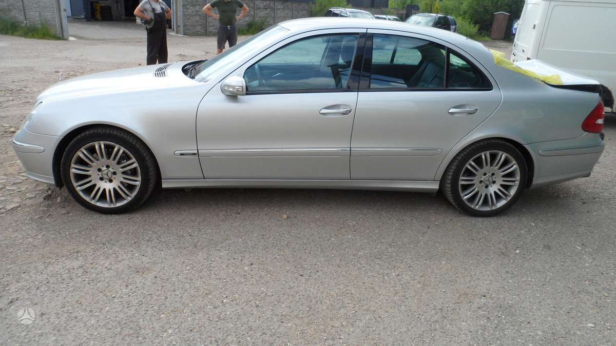 Mercedes-Benz E350 rezerves daļās
