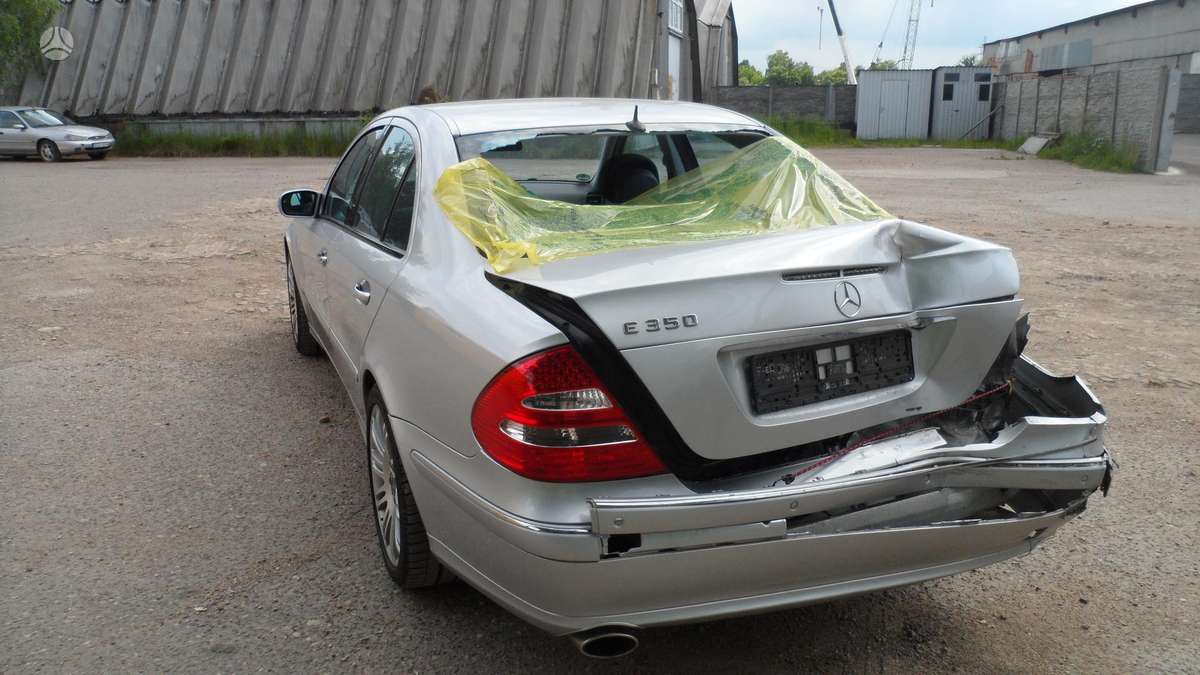 Mercedes-Benz E350 rezerves daļās